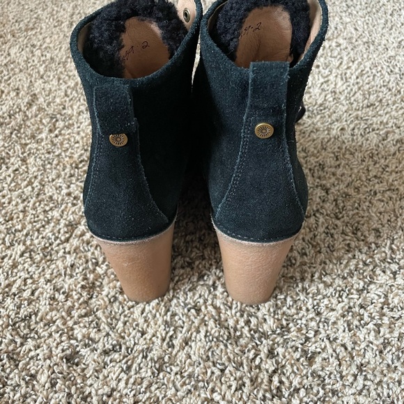 UGG Black Kiernan Suede Wedged Booties Size 9.5 - Picture 5 of 6